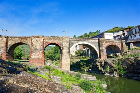 Valdeorras, del corazón de oro al techo de Galicia 